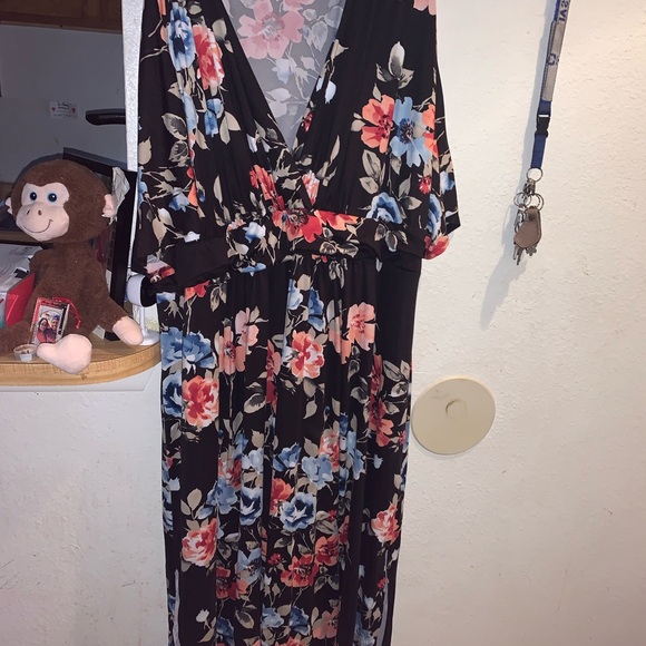 Kiyonna Black Floral Maxi Dress - Picture 1 of 1
